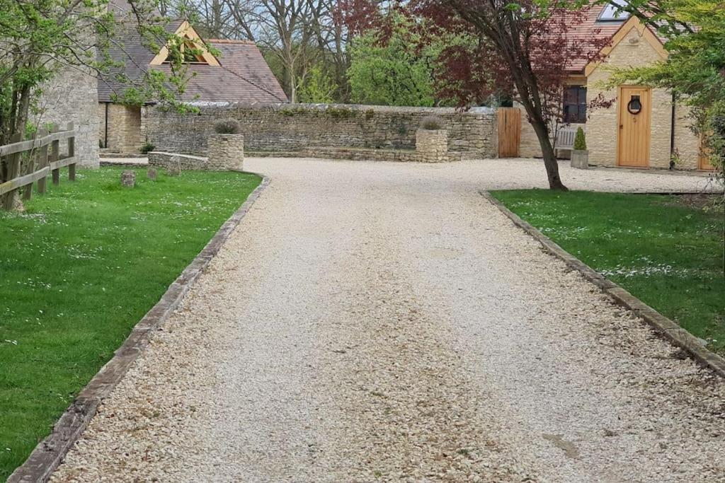 Dove House Cottages - No 1 オックスフォード エクステリア 写真