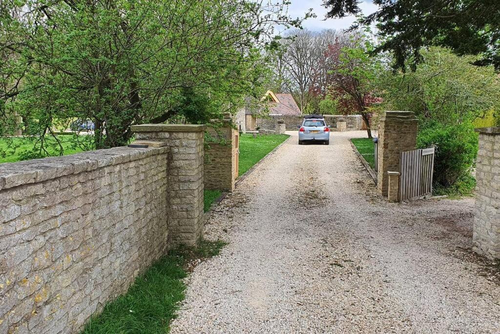 Dove House Cottages - No 1 オックスフォード エクステリア 写真